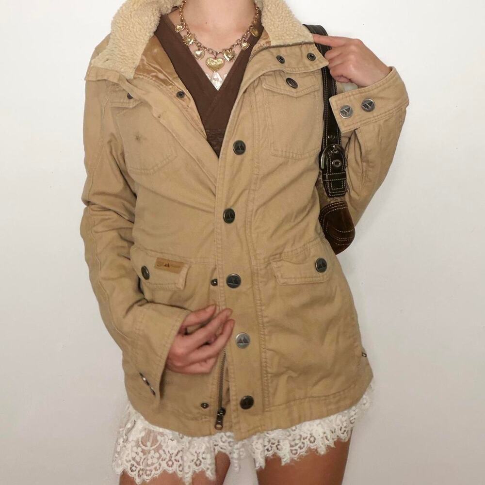 Powder River Outfitters Y2k tan cargo jacket with sherpa collar